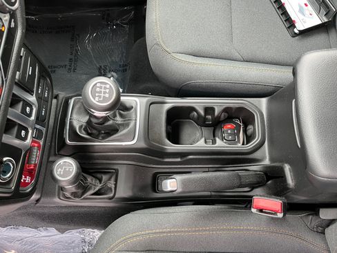 Used 2024 Jeep Wrangler Willys image 15