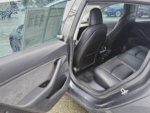 Used 2018 Tesla Model 3 Long Range image 15