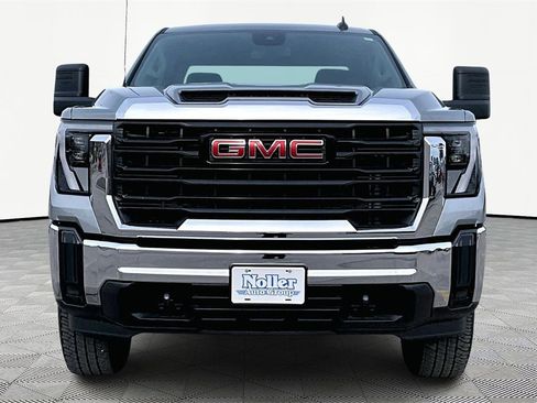 Used 2024 GMC Sierra 2500 Pro image 3