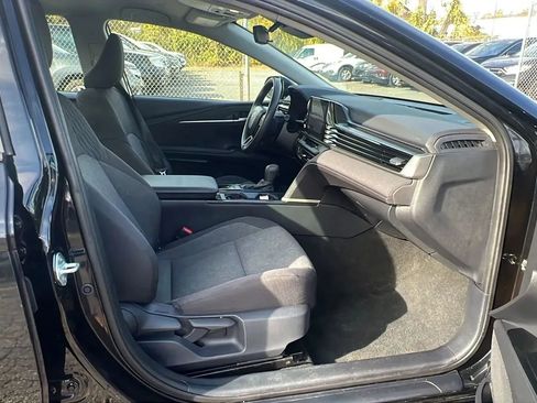 Used 2025 Toyota Camry LE image 30