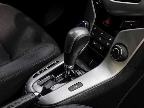 Used 2015 Chevrolet Cruze LT FWD image 23