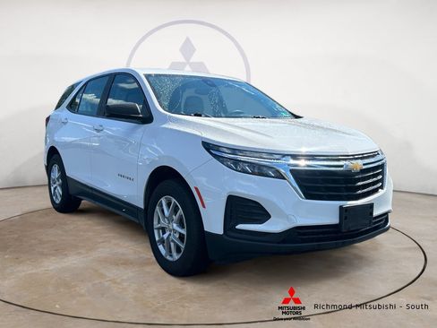 Used 2023 Chevrolet Equinox LS AWD/4WD image 1