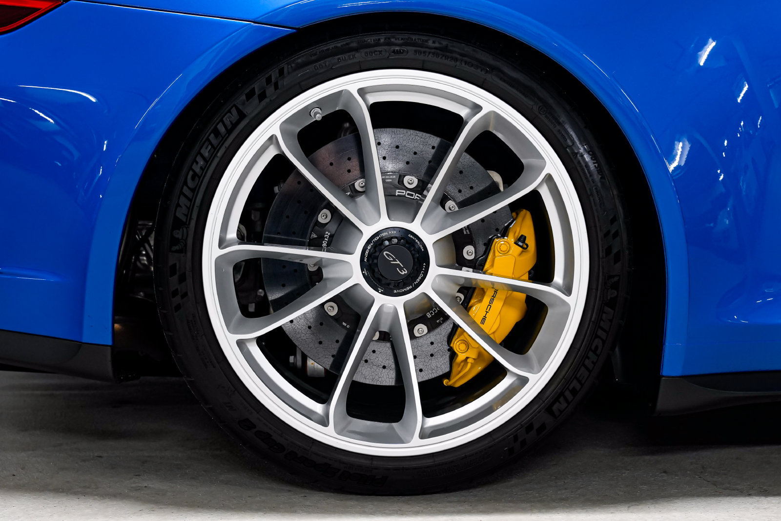 Used 2018 Porsche 911 GT3 RWD image 45
