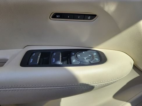 Used 2019 Cadillac XT5 Luxury FWD image 22