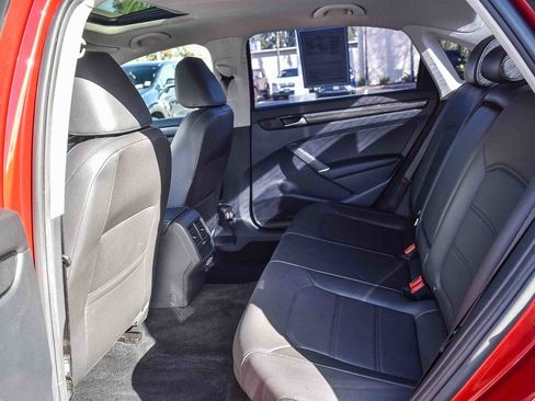 Used 2020 Volkswagen Passat 2.0T R-Line image 16