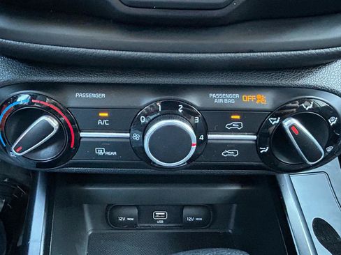 Used 2021 Kia Soul S FWD image 25