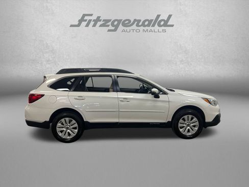Used 2017 Subaru Outback 2.5i Premium AWD/4WD image 6