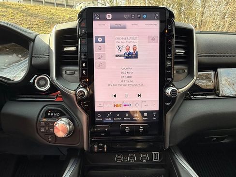 Used 2025 RAM 1500 Laramie image 24