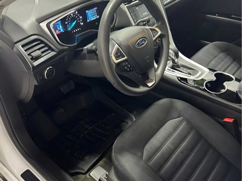 Used 2015 Ford Fusion SE FWD image 9