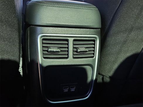 Used 2023 Dodge Charger SXT image 18