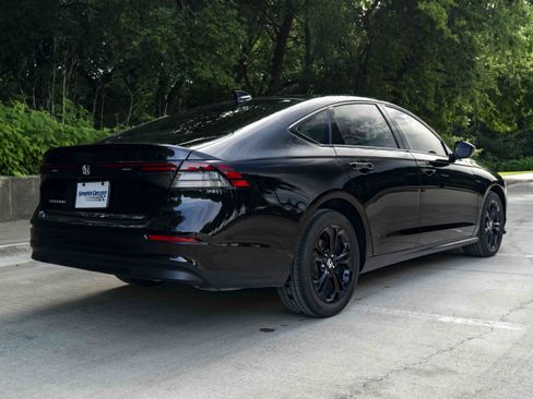 Used 2025 Honda Accord SE image 9