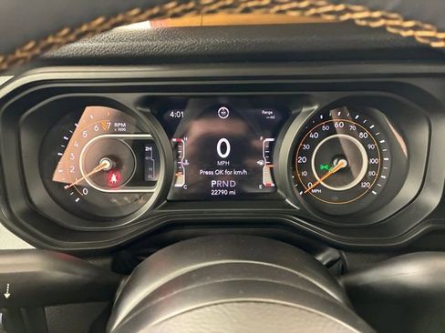 Used 2024 Jeep Gladiator Sport AWD/4WD image 25