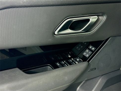 Used 2022 Land Rover Range Rover Velar R-Dynamic S image 20