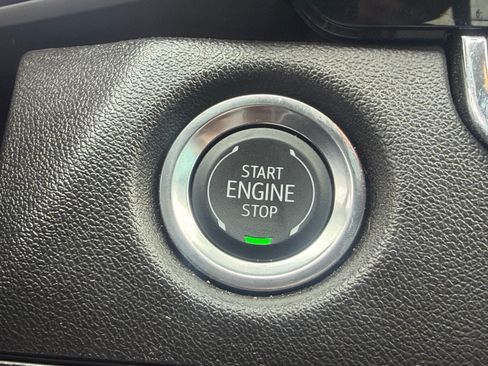 Used 2025 Chevrolet Colorado Trail Boss AWD/4WD image 32