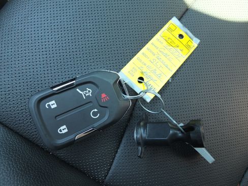 Used 2024 GMC Terrain SLT w/ Tech Package AWD/4WD image 32
