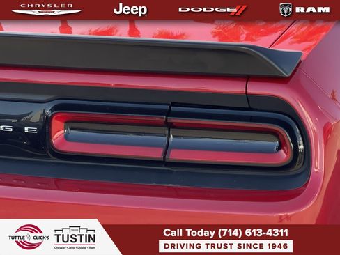 Used 2016 Dodge Challenger SRT Hellcat RWD image 9