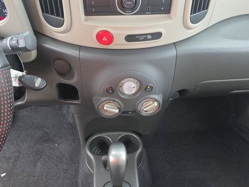Used 2009 Nissan Cube 1.8 S w/ Interior Designer Pkg FWD image 14
