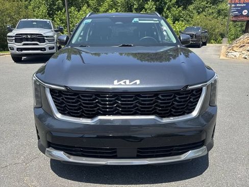 Used 2024 Kia Sorento S FWD image 16