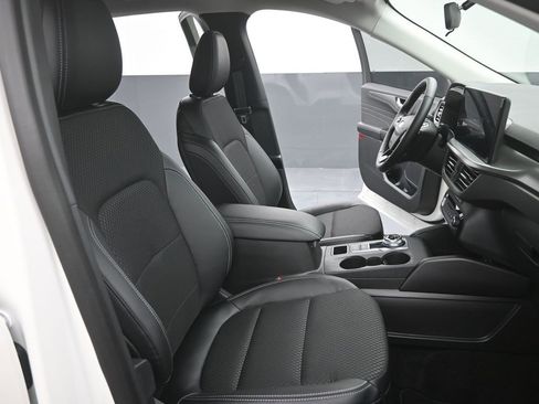 New 2025 Ford Escape SE image 25
