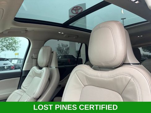 Used 2023 Lincoln Aviator Grand Touring w/ Equipment Group 301A AWD/4WD image 8