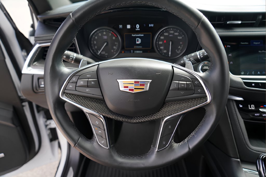 Used 2024 Cadillac XT5 Sportv w/ Technology Package AWD/4WD image 12
