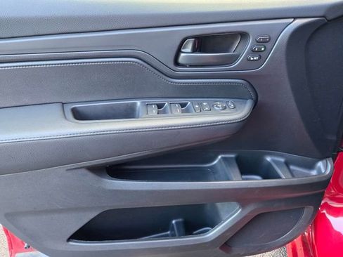 Used 2025 Honda Odyssey Sport-L image 17
