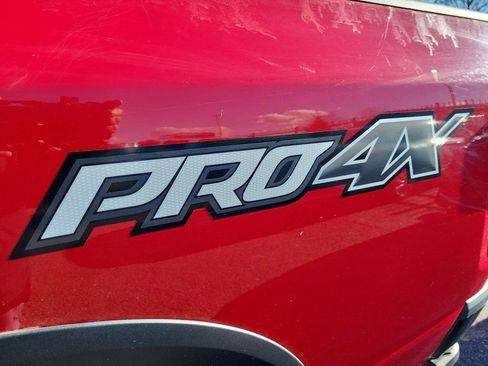 Used 2021 Nissan Titan PRO-4X w/ Pro-4x Convenience Package image 14