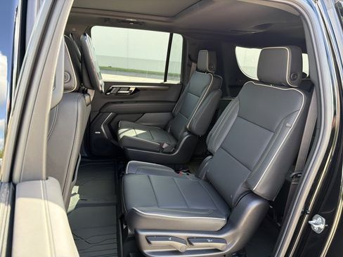 New 2026 Chevrolet Suburban Premier AWD/4WD image 26