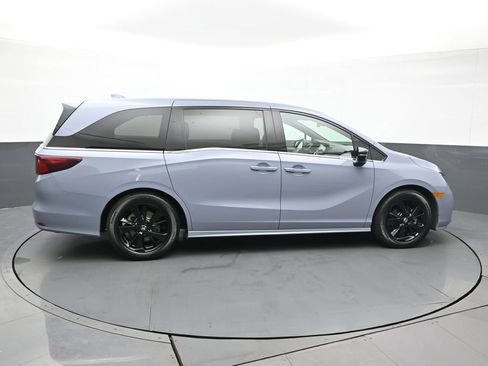 Used 2023 Honda Odyssey Sport image 7
