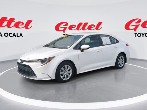 Used 2020 Toyota Corolla LE image 1
