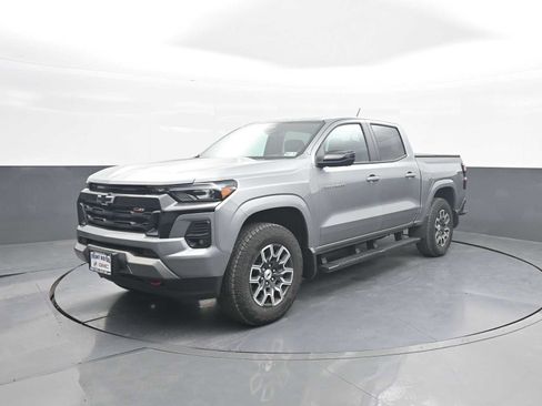 Used 2026 Chevrolet Colorado Z71 w/ Technology Package AWD/4WD image 4