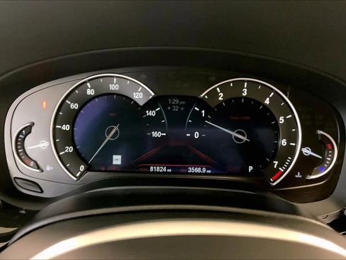 Used 2019 BMW 530i xDrive w/ M Sport Package image 25