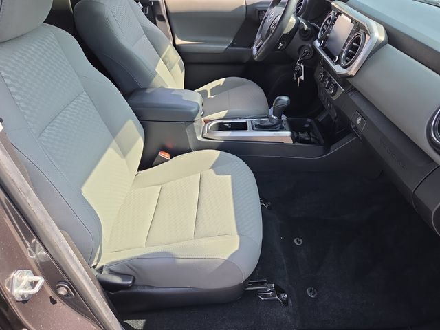 Used 2023 Toyota Tacoma SR5 w/ SR5 Appearance Package RWD image 18
