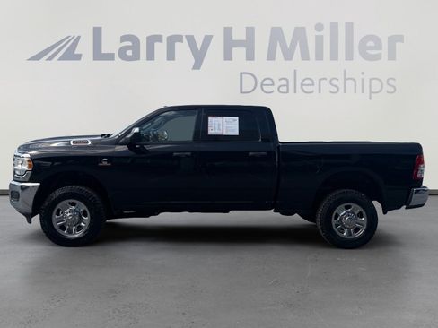 Used 2022 RAM 2500 Big Horn w/ Cold Weather Group image 2