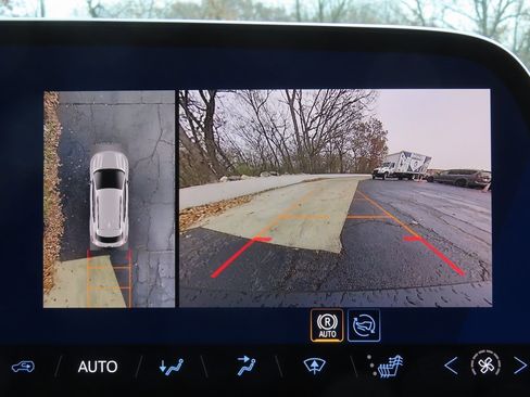 New 2026 Chevrolet Equinox EV LT image 7