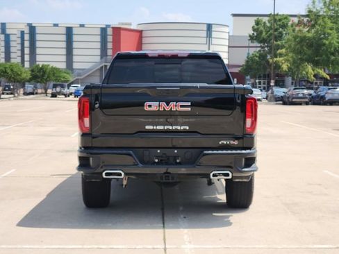Used 2025 GMC Sierra 1500 AT4 w/ AT4 Premium Package AWD/4WD image 6
