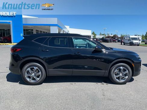 Used 2024 Chevrolet Blazer LT w/ Convenience Package AWD/4WD image 8