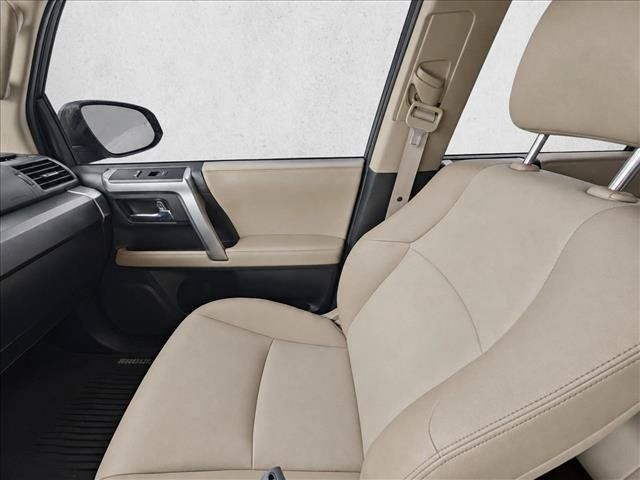 Used 2018 Toyota 4Runner SR5 Premium AWD/4WD image 13