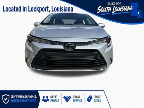 Used 2024 Toyota Corolla LE FWD image 2