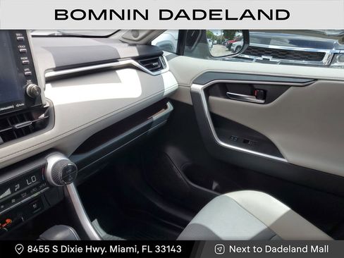 Used 2022 Toyota RAV4 Limited image 21