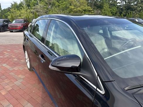 Used 2014 Toyota Avalon Limited FWD image 18