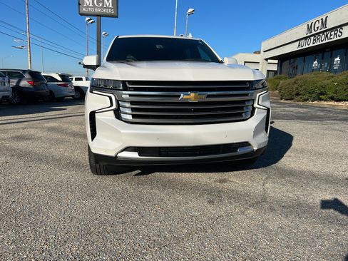 Used 2021 Chevrolet Suburban High Country w/ Premium Package image 4