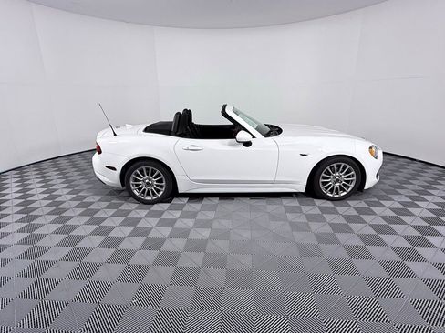 Used 2018 FIAT 124 Spider Classica w/ Technology & Siriusxm Group image 8