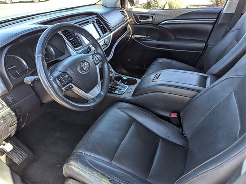 Used 2016 Toyota Highlander Limited image 30