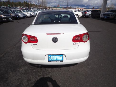 Used 2009 Volkswagen Eos Lux FWD image 4
