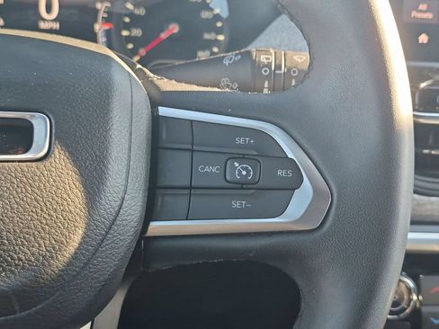 Used 2024 Jeep Compass Latitude AWD/4WD image 19