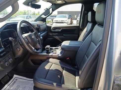 Certified 2024 Chevrolet Silverado 1500 High Country w/ High Country Premium Package AWD/4WD image 19