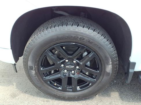Used 2023 Chevrolet Silverado 1500 Custom AWD/4WD image 8