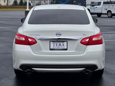 Used 2017 Nissan Altima 2.5 SL w/ Moonroof Package image 13