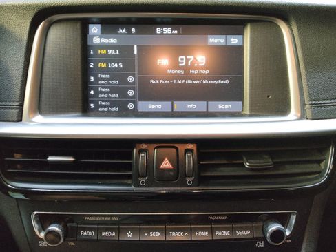 Used 2020 Kia Optima LX FWD image 25